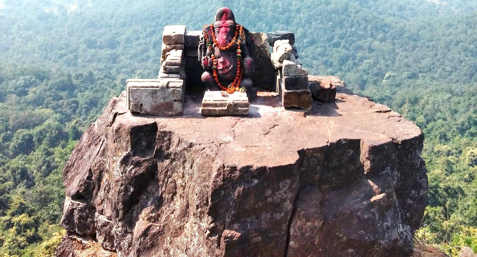 This miraculous Dham of Ganapati Bappa at a height of 3000 feet, where you meet the Ganesh-Parashuram War, will be stunned to know the history in the video