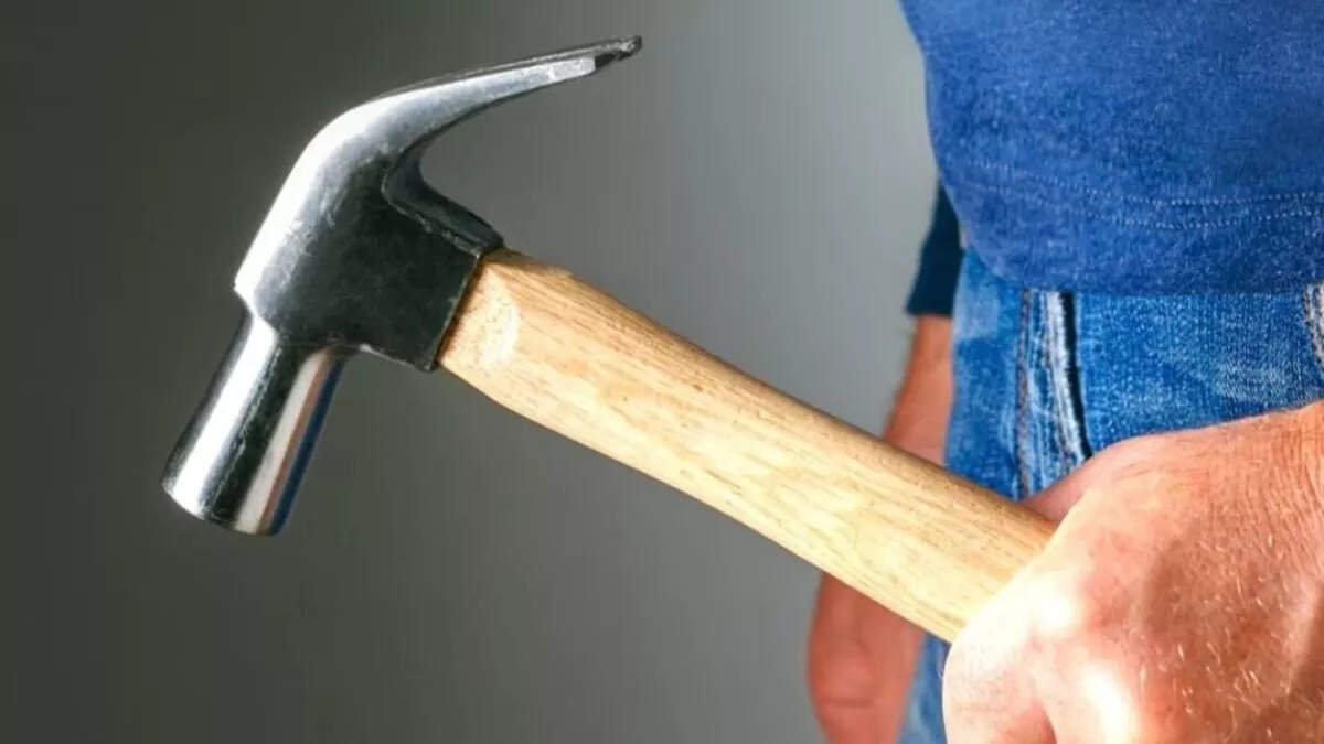 Attack on the preferred Tournament officer in Musafirganj, criminals attacked the nose with an iron hammer