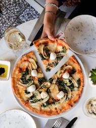 People of these countries are the greatest love for pizza