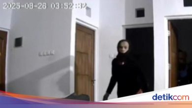Like a ninja, thieves breaking buffalo jackets the houses of residents in depok