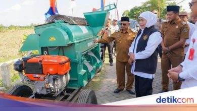 Khofifah handed over 39 Alsintan units to the Farmers Group in Blitar-Tulungagung