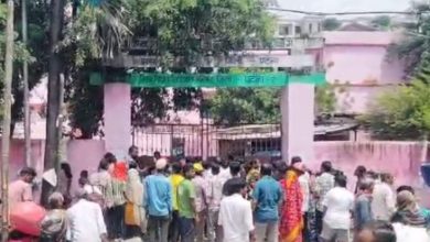 In Patna, the student put herself down in the bathroom, scorched 90% of the body