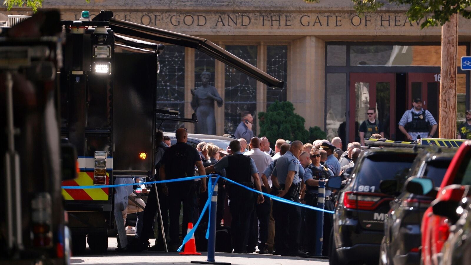 Minneapolis restaurant offers free meals after tragic announcement Catholic school shooting