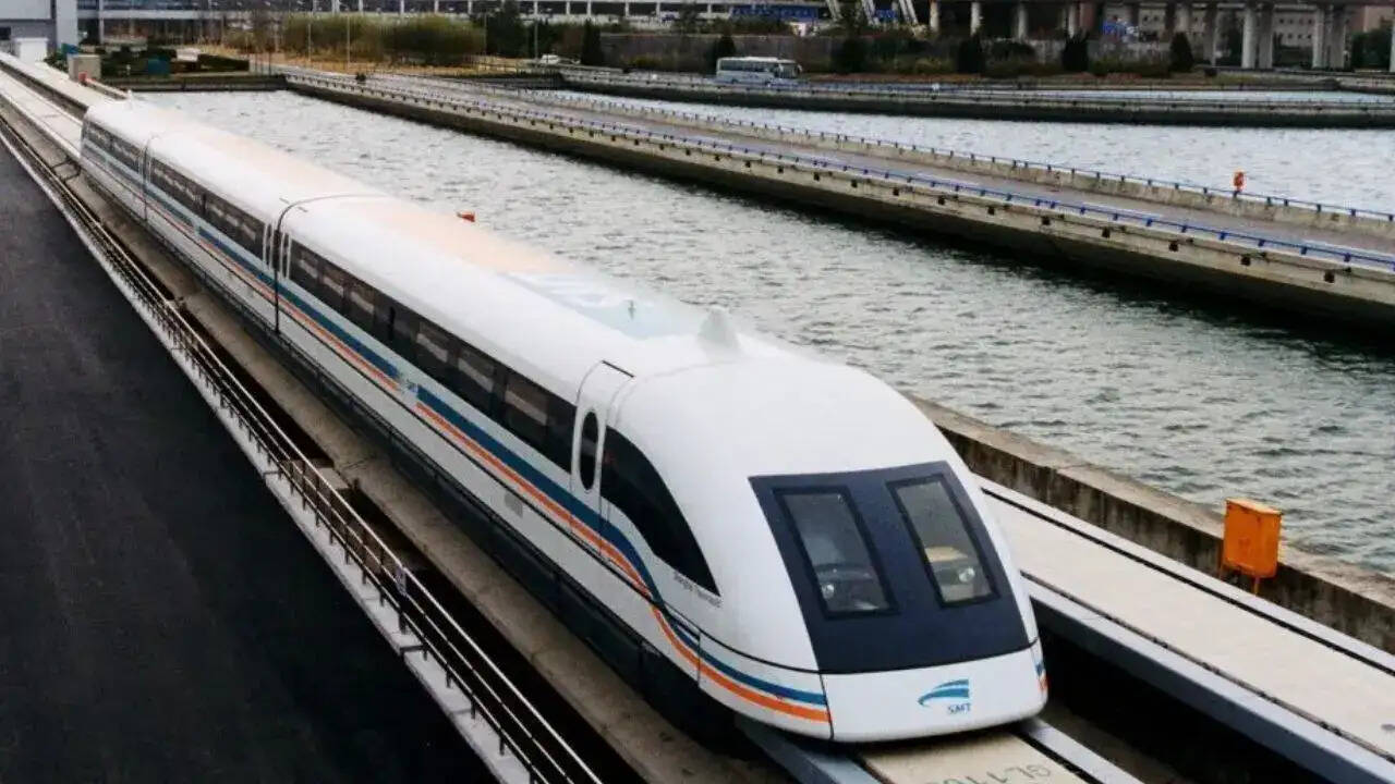 This is the fastest bullet train in the world, with the eye of an eye, the eyes are lost