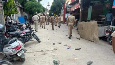 Riot in Gorakhpur as a result of the death of the AAP leader! Evil people attacked the police, tore the police station