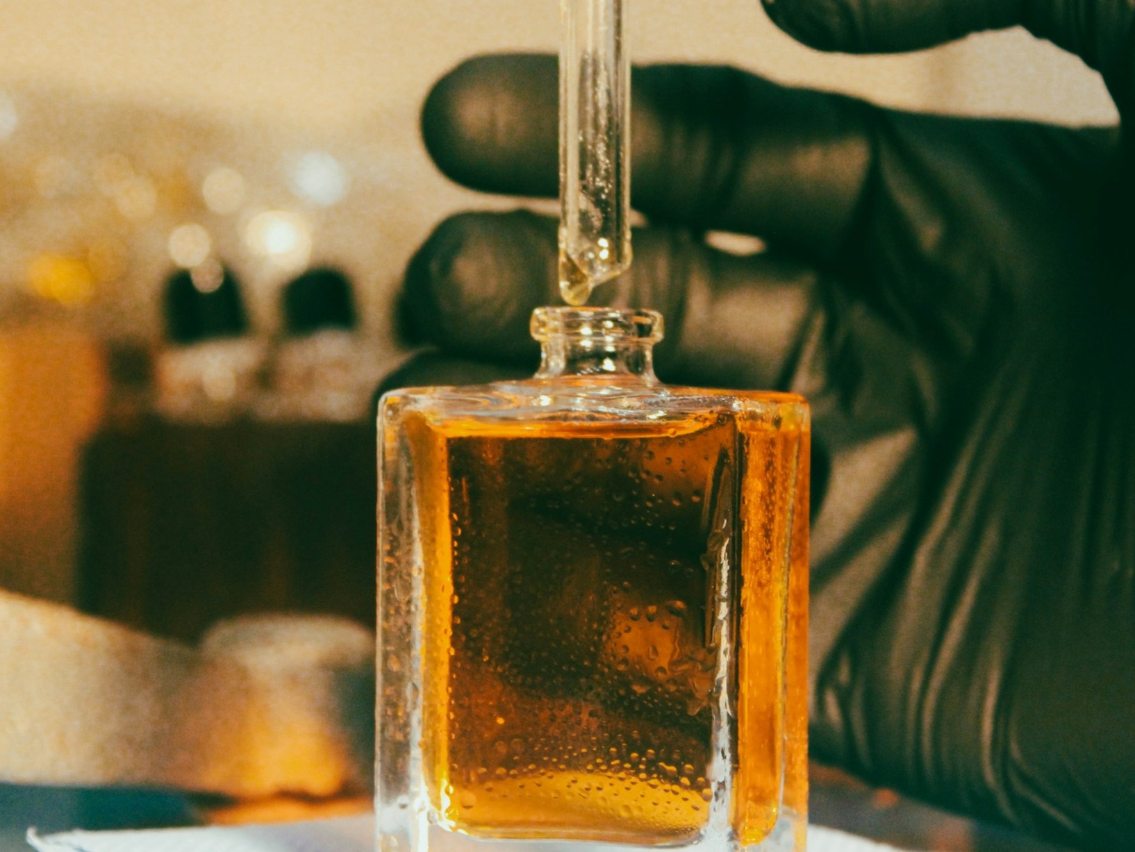 Do not forget about perfume in these places in the body
