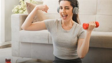 مع قلة الحركة تصبح منطقة الظهر أكثر عرضة لتراكم الدهون ولكن يمكنكِ حرق الدهون وشدّ هذه المنطقة…