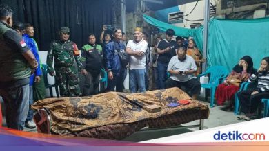 Colored sobs, the body of affan kurniawan arrived at the funeral home