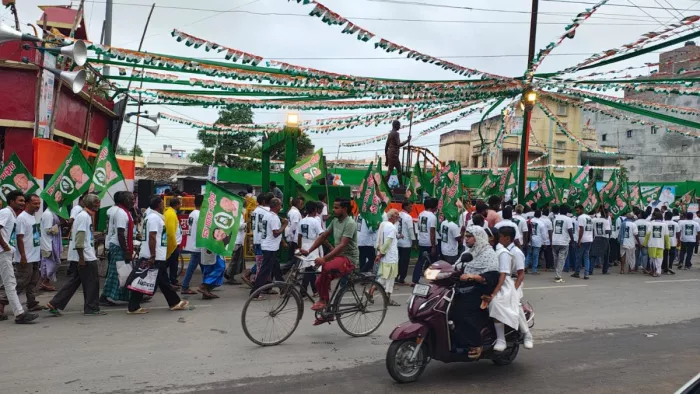 Voter Adhikar Yatra: Rahul’s journey will begin decorating the statue of Mahatma Gandhi, Sachin Pilot will also be present – Rahul Gandhiis voter rights Yatra begins in Western Champaran