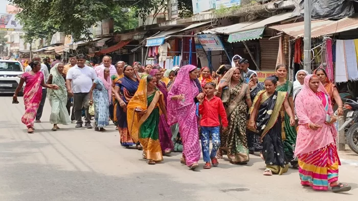 CM Yogi Pratapgarh Visit: Happiness of Chief Minister Yogi Adityanath’s Philosophy, Waiting in the Sun – Yogi Adityanath Pratapgarh Visit today to set up development projects