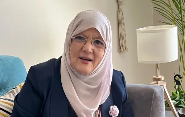 رد ناري من شمس البارودي على التعليقات المسيئة: الخرف أصابكم أنتم