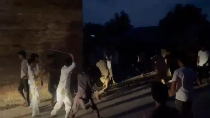 In Haridwar there is a lot of ruins over the Madrasa, sticks and sticks; Police handled the front – collision over Madrasa possession one injured