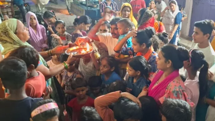 Sambhal News: Dedicated involved in Temple Pandals on Ganesh Chaturthi