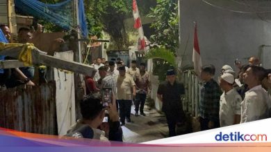 Prabowo came to the Funeral House of Affan Kurniawan killed by Rantis Brimob