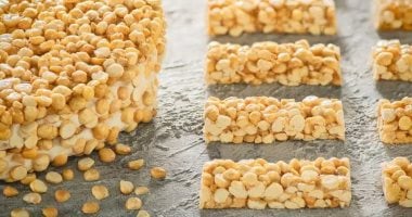 طريقة عمل الحمصية والسمسية بخطوات بسيطة.. بدل ما تشترى من برا