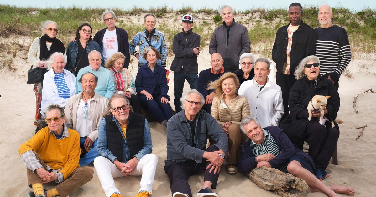 46-hamptons-artists-on-predominant-seaside