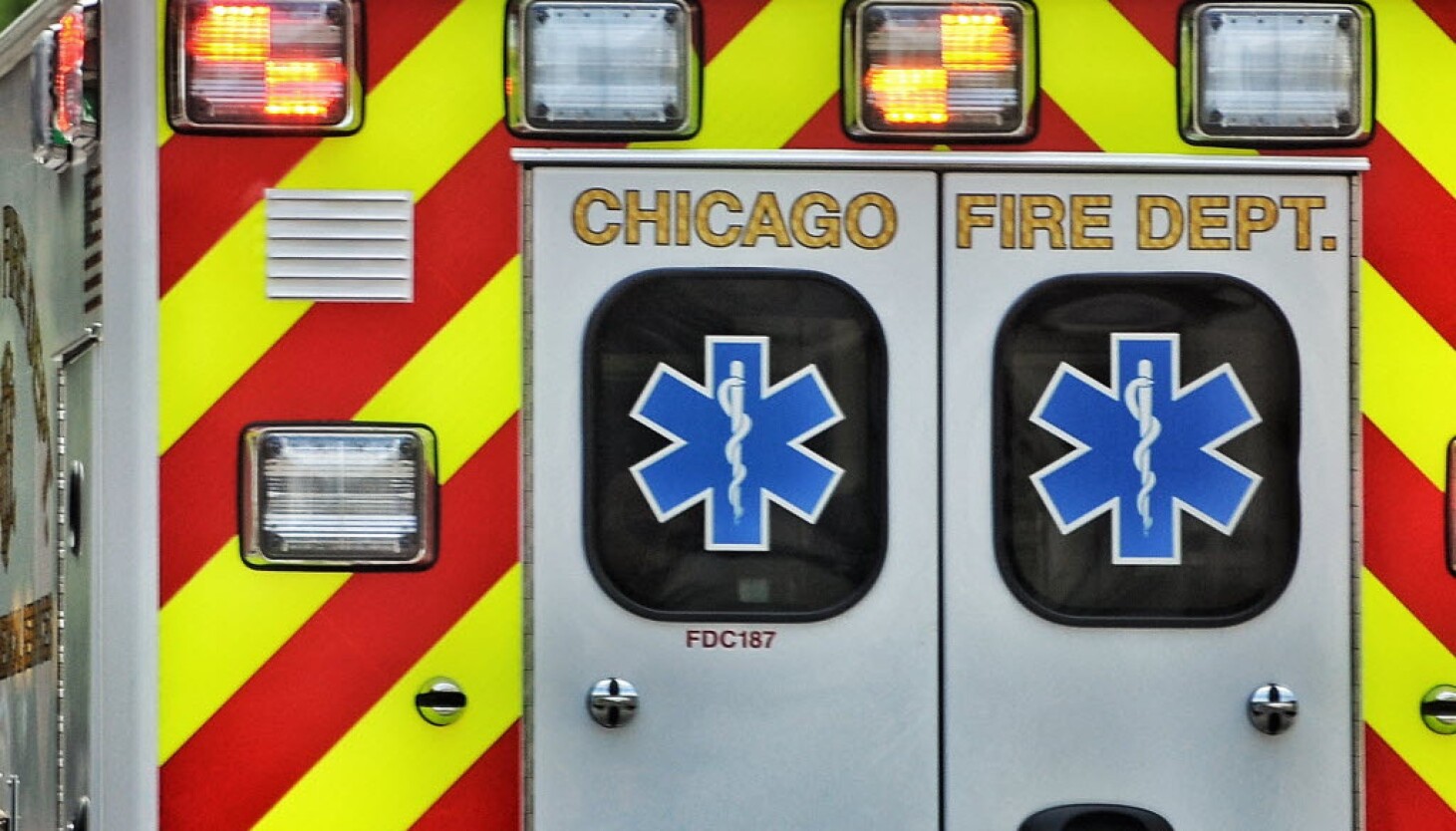 lady-dies-after-being-pulled-from-lake-michigan-terminate-to-navy-pier