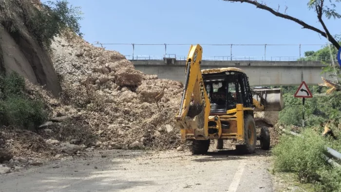 Jammu -srinagar National Highway closed on the fourth day, small vehicle opened – Udhampur News Jammu Srinagar Highway closed due to heavy rains