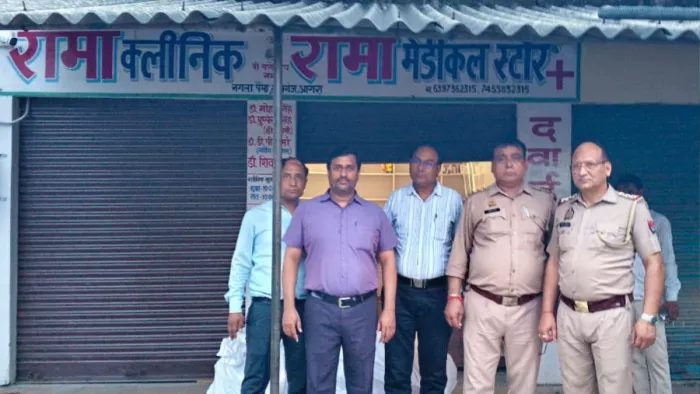 Agra News: 11th failed Hawkish patients caught with fake injections, 1 lakh medicine seized -false medicine rakette that caught the 11th just unqualified practitioner in the Agra district
