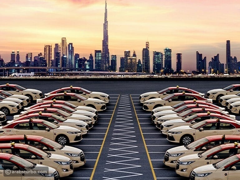 أنواع سيارات الأجرة في دبي وأسعارها وطرق حجزها