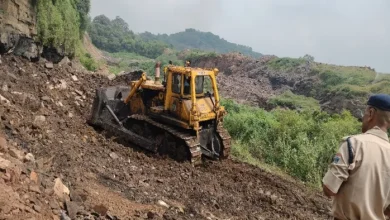Large disclosure on Dhanbad -Chandrapura Track Line: Coal Mafia digs tunnels, six days later -illegal coal mining on the DC Railway filled