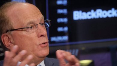 wall-avenue-pay-is-headed-for-change-as-extra-corporations-include-alts:-picture