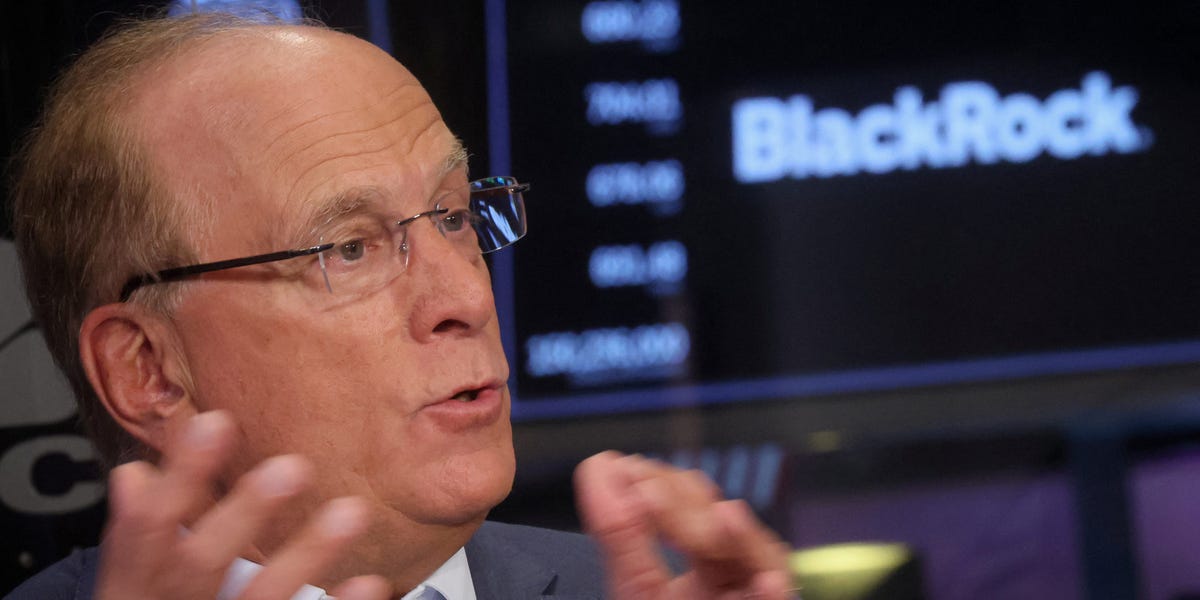 wall-avenue-pay-is-headed-for-change-as-extra-corporations-include-alts:-picture