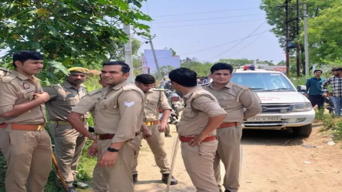 Hathras Crime News: Married wife and minor lover killed the girl, the body was thrown into the pit – Hathras -married woman and minor arrested for murder body dumped in Put