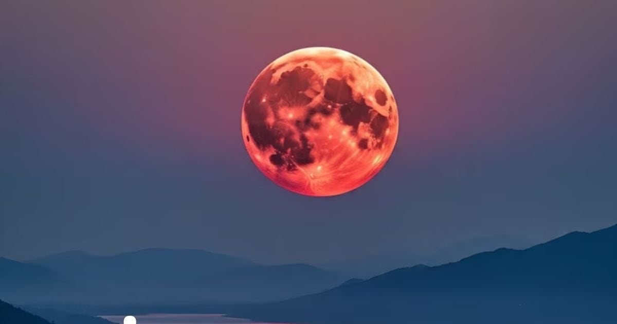 Lucknow Chandra Grahan Timing: Lunar Eclipse starts in Lucknow, the moon will look like this after 11pm