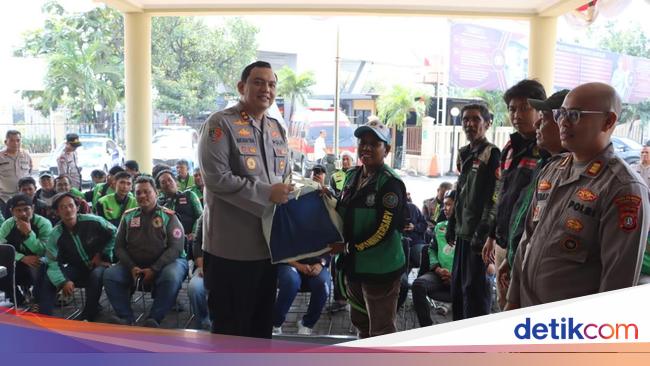 Priok Regional Police have free health controls and social services for Ojol drivers