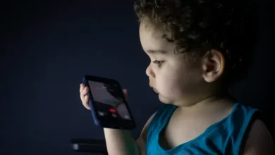 نظام iOS 26 يطرح مزايا أمان جديدة تدعم الرقابة الأبوية على الأطفال