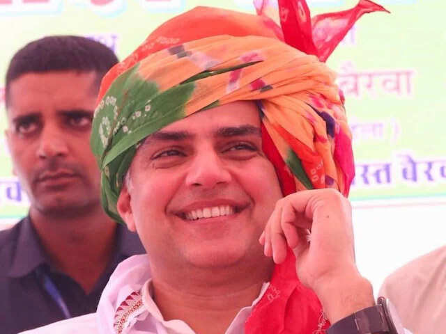 On the 48th birthday of Sachin Pilot, there was a flood of supporters, a look at the celebration of viral footage