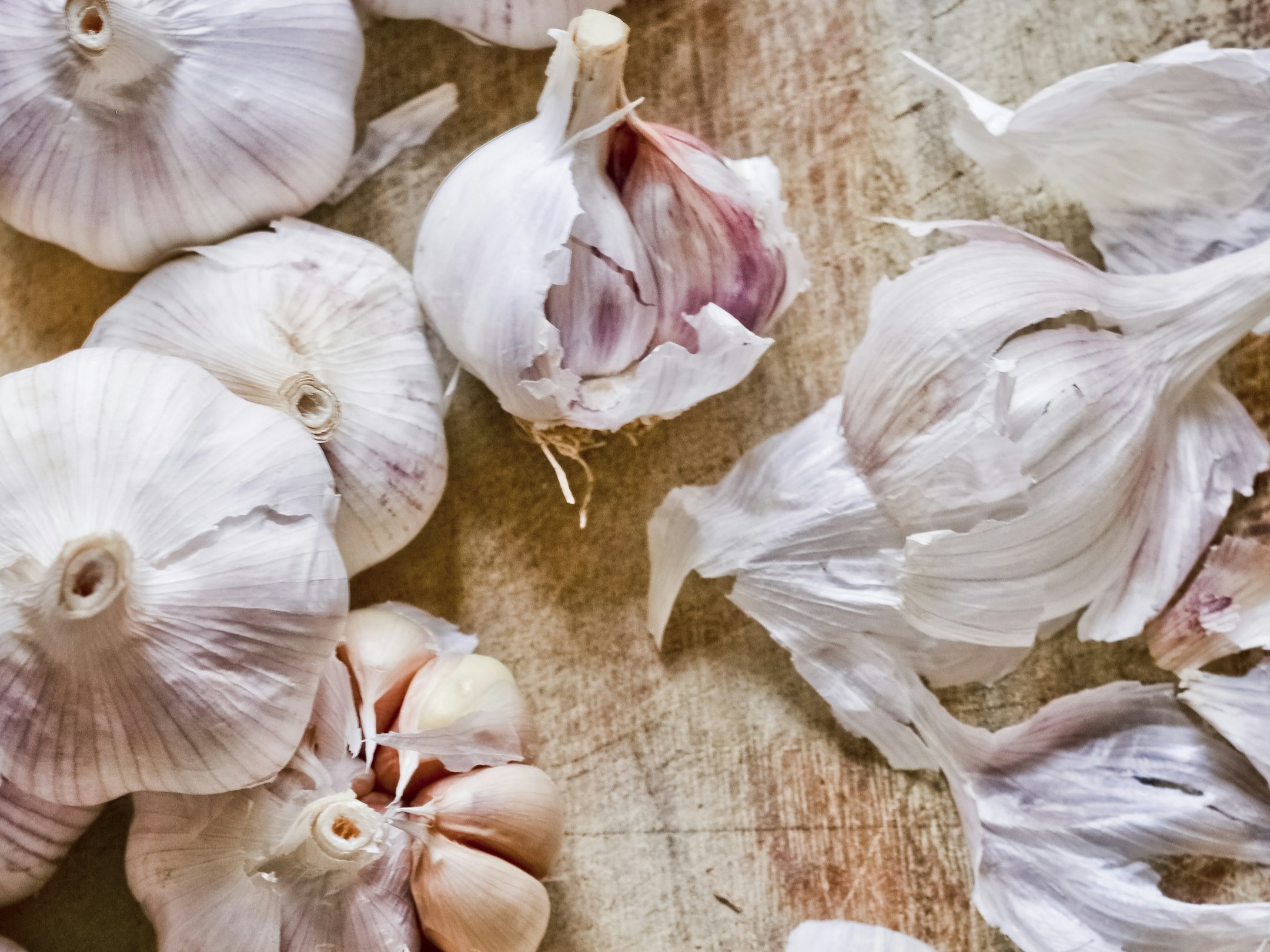 If you eat raw garlic, these benefits will give!