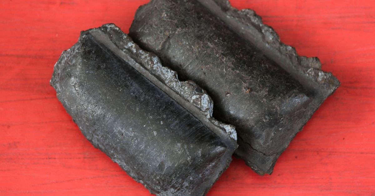 The price of a ton of iron is over 107 dollars on the way to the longest profits since January