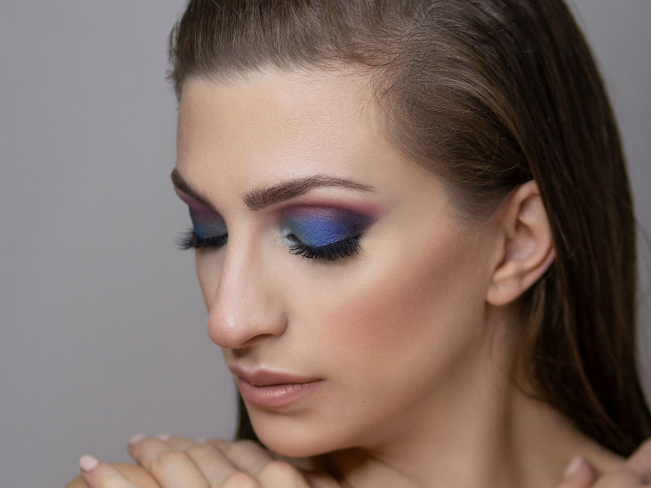 How can you let the eyeshadow rest for a long time?