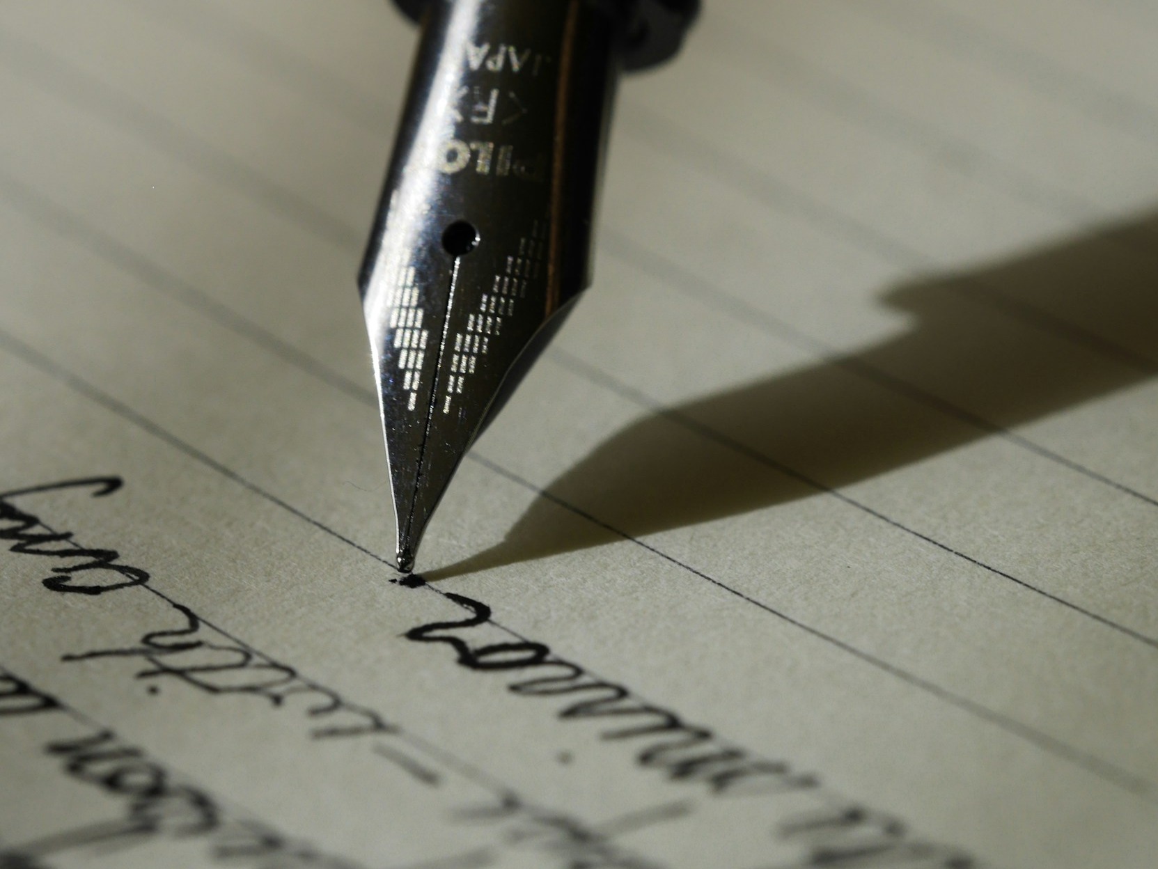 Place of typing, handwriting advantageous?