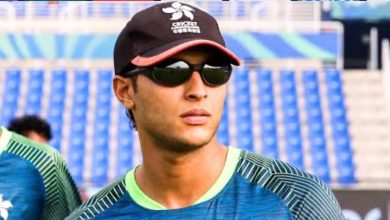 Debut of bowler throwing 4 over 4 Maiden knows the connection of this bowler with India