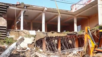 Delhi Anti Encrachment Campaign: Bulldozer in Ghazipur Dairy Farm, DDA-MCD has demolished illegal stores