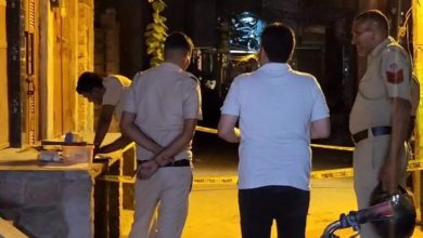 Blood and looks lying all over the road … The death match in Rohini, the knife and brutally murdered