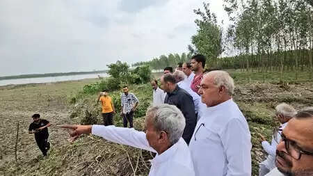 Bhupendra Singh Hooda visited the flood -driven areas of the Yamunanagar district, the demand for special package