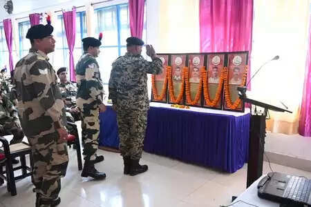 BSF paid tribute to martyrs in Rajouri, remember five brave soldiers in the 2002 terror attack