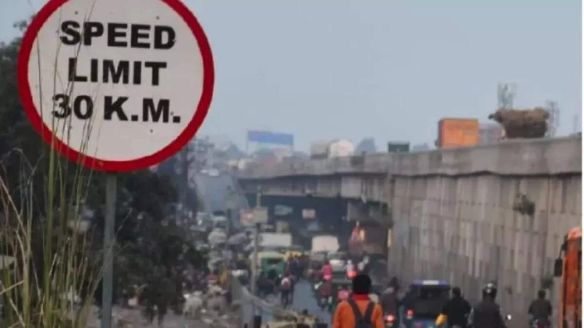 Danger of high velocity management on Sarekha Railway over Bridge, plans to control police