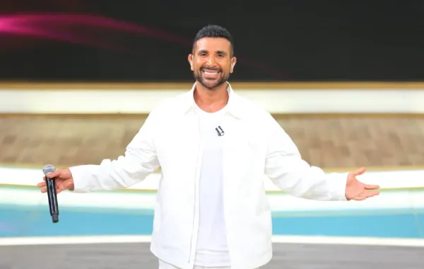أحمد سعد عن إطلالاته الغريبة: أسخر من نفسي أحياناً