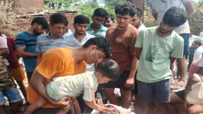 4 -year -old boy gave fire in Tau’s gums, everyone’s eyes were moist, Social Welfare Officer committed suicide in Pratapgarh -ajamgarh District Welfare Officer cried in the Pratapgarh police investigation