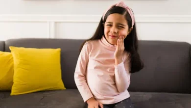 شكوى تتكرر: ماذا أفعل مع قصص التمارض الصباحي قبل الذهاب إلى المدرسة؟