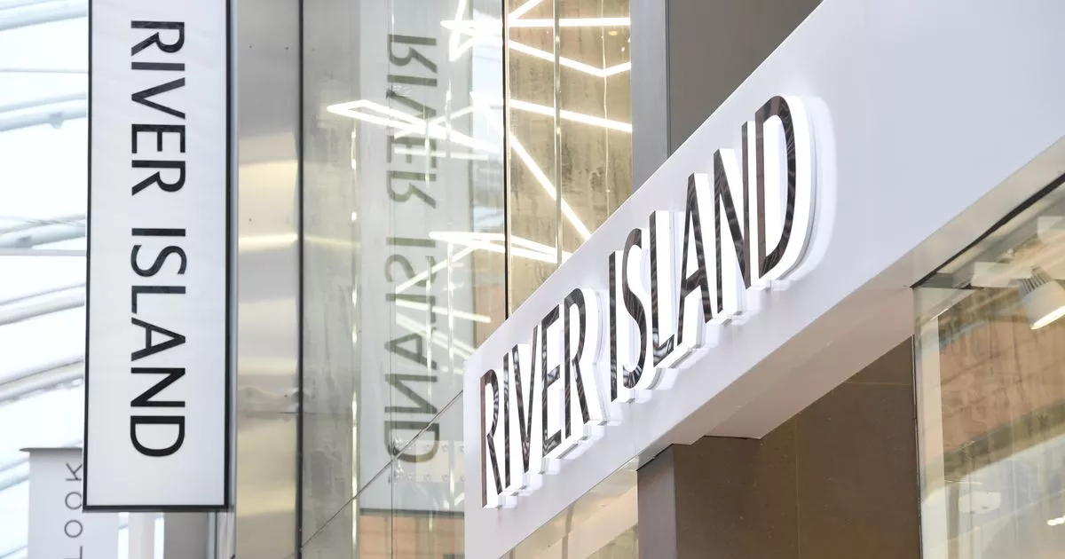 river-island’s-‘classy’-39-midi-dress-is-‘supreme-in-every-method’