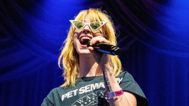 hayley-williams-drops-her-original-album-and-a-tune,-‘parachute’