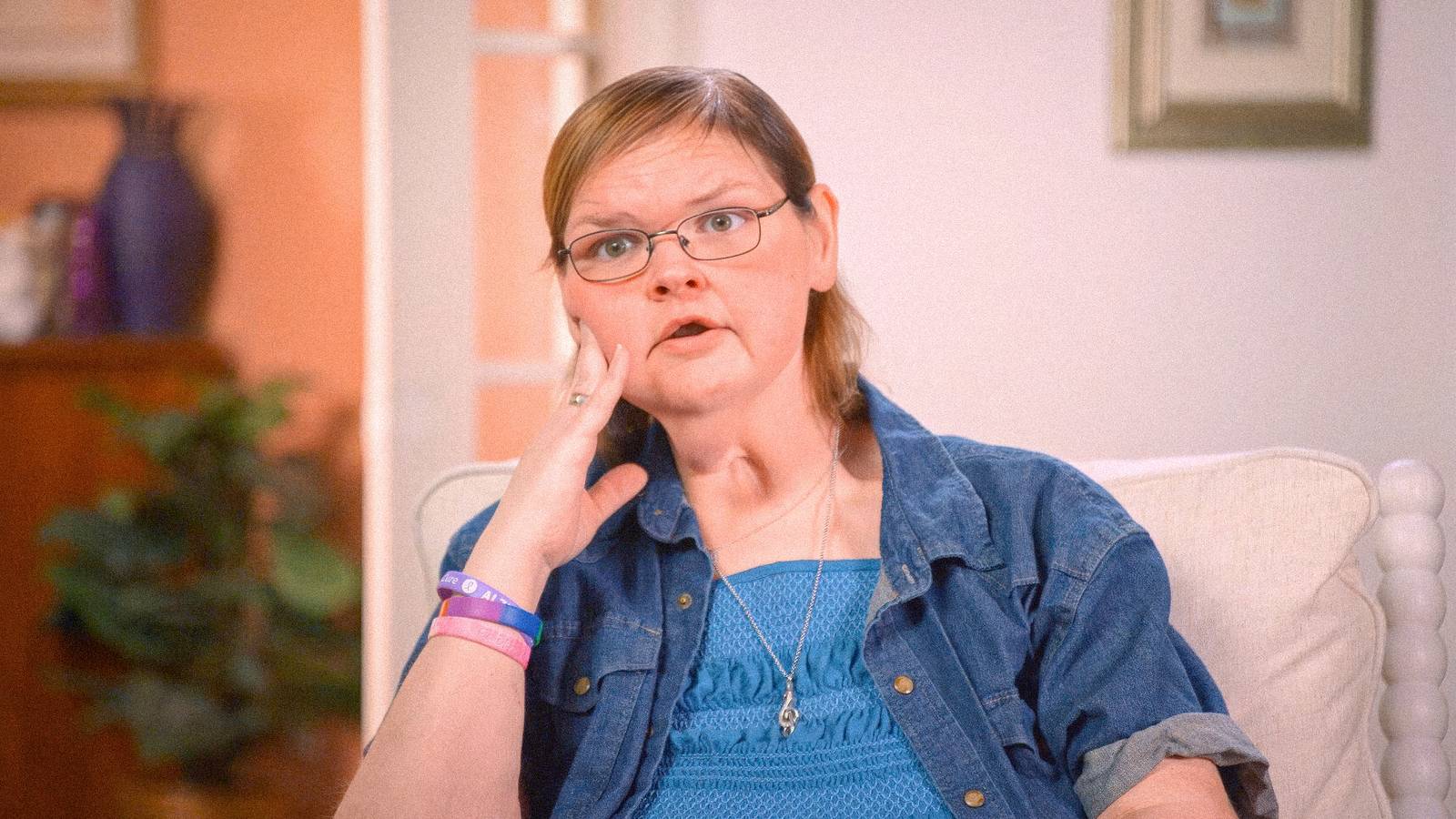 1000-lb-systers’-tammy-slaton-displays-jaw-shedding-shirt-size-after-skin-removal-surgery