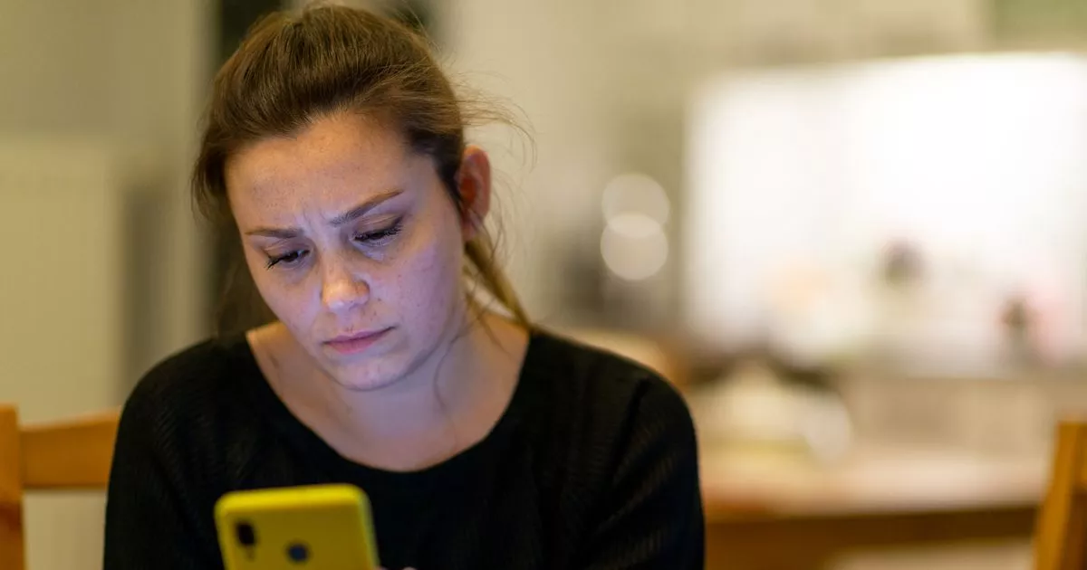 ‘one-text-from-a-stranger-destroyed-my-relationship-–-it-made-with-ask-the-whole-lot