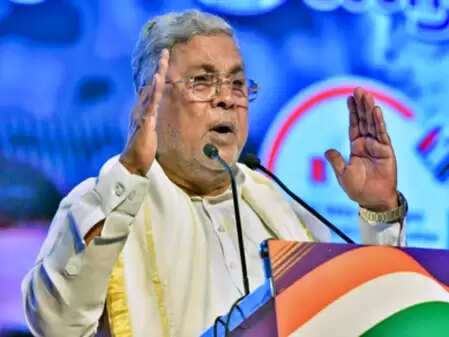 Karnataka Ganesh Visarjan Hall Crash: SiddaramaAh has announced help of 5 lakhs for the families of the deceased
